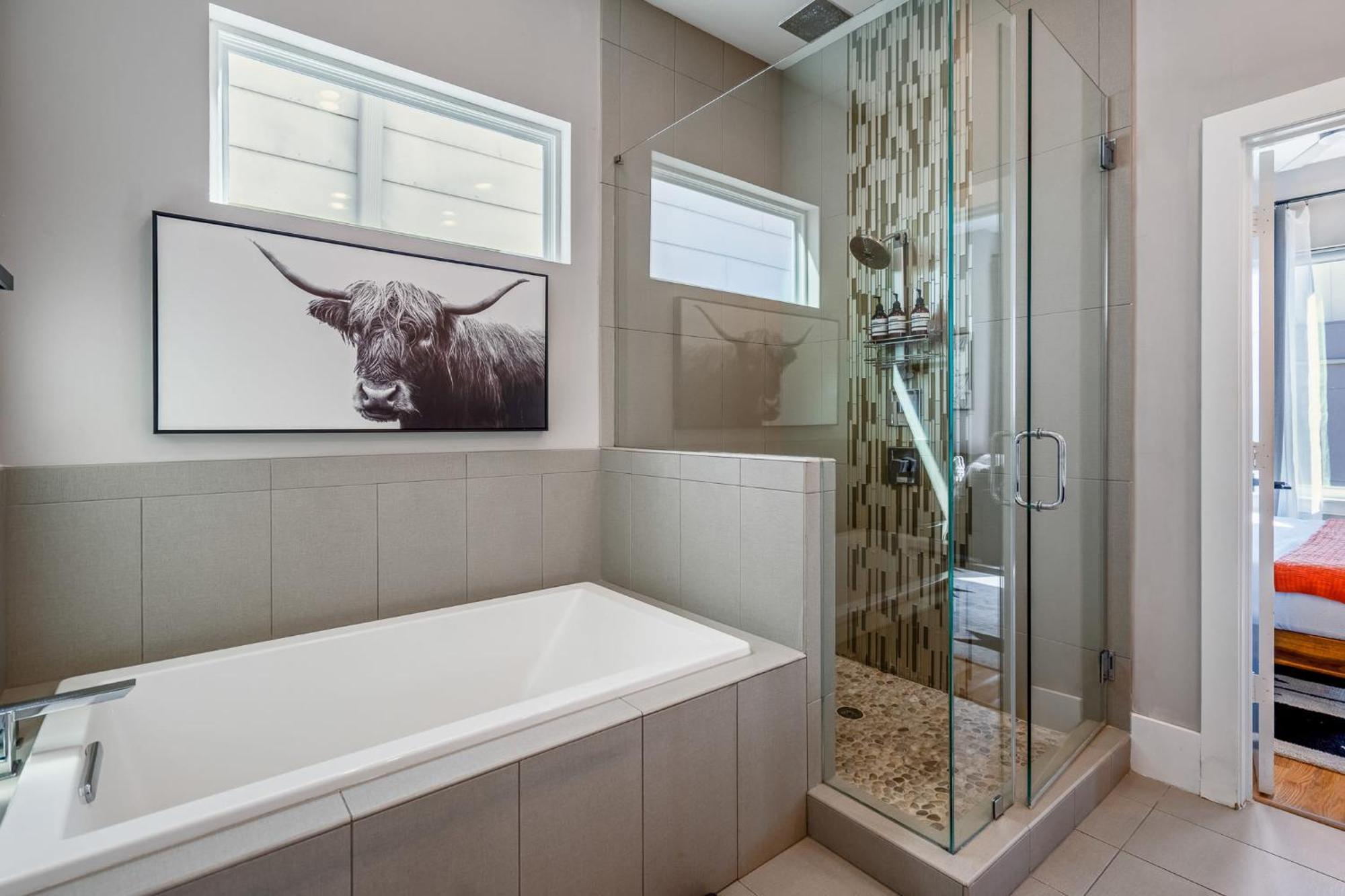 Luxury Downtown Getaway With Breathtaking Views Villa Хюстън Екстериор снимка