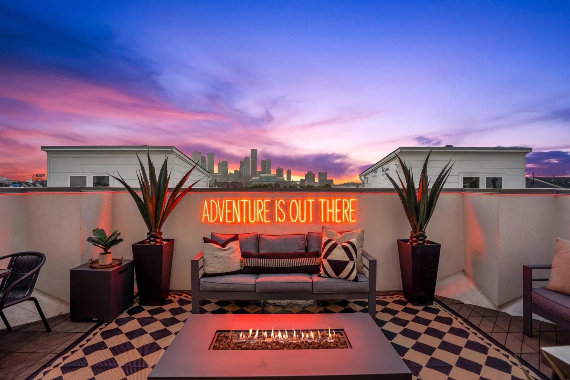 Luxury Downtown Getaway With Breathtaking Views Villa Хюстън Екстериор снимка