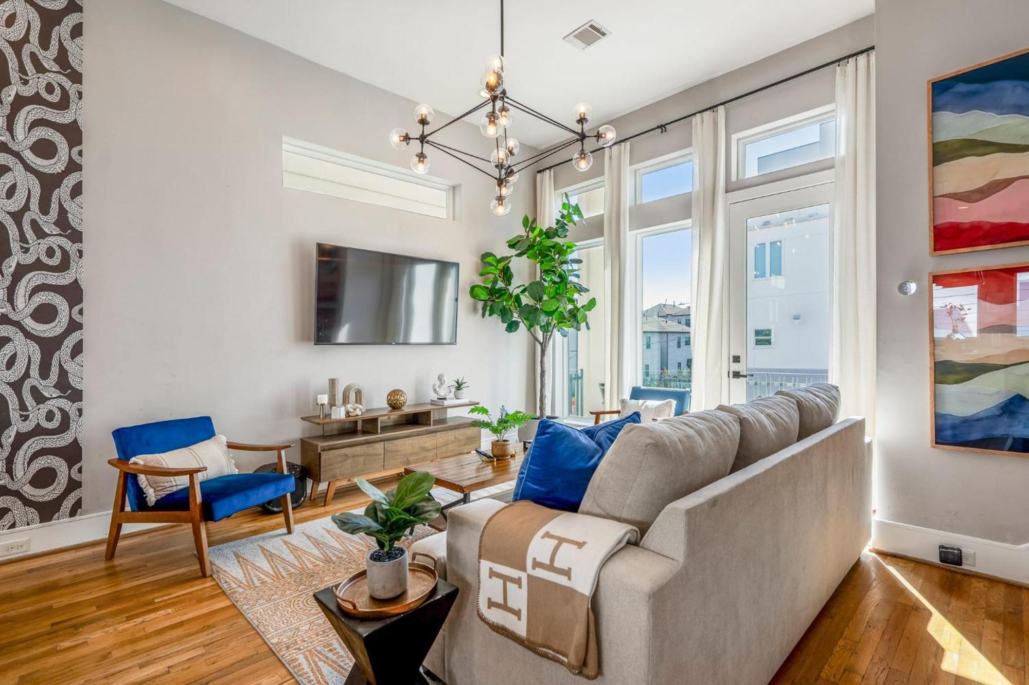 Luxury Downtown Getaway With Breathtaking Views Villa Хюстън Екстериор снимка
